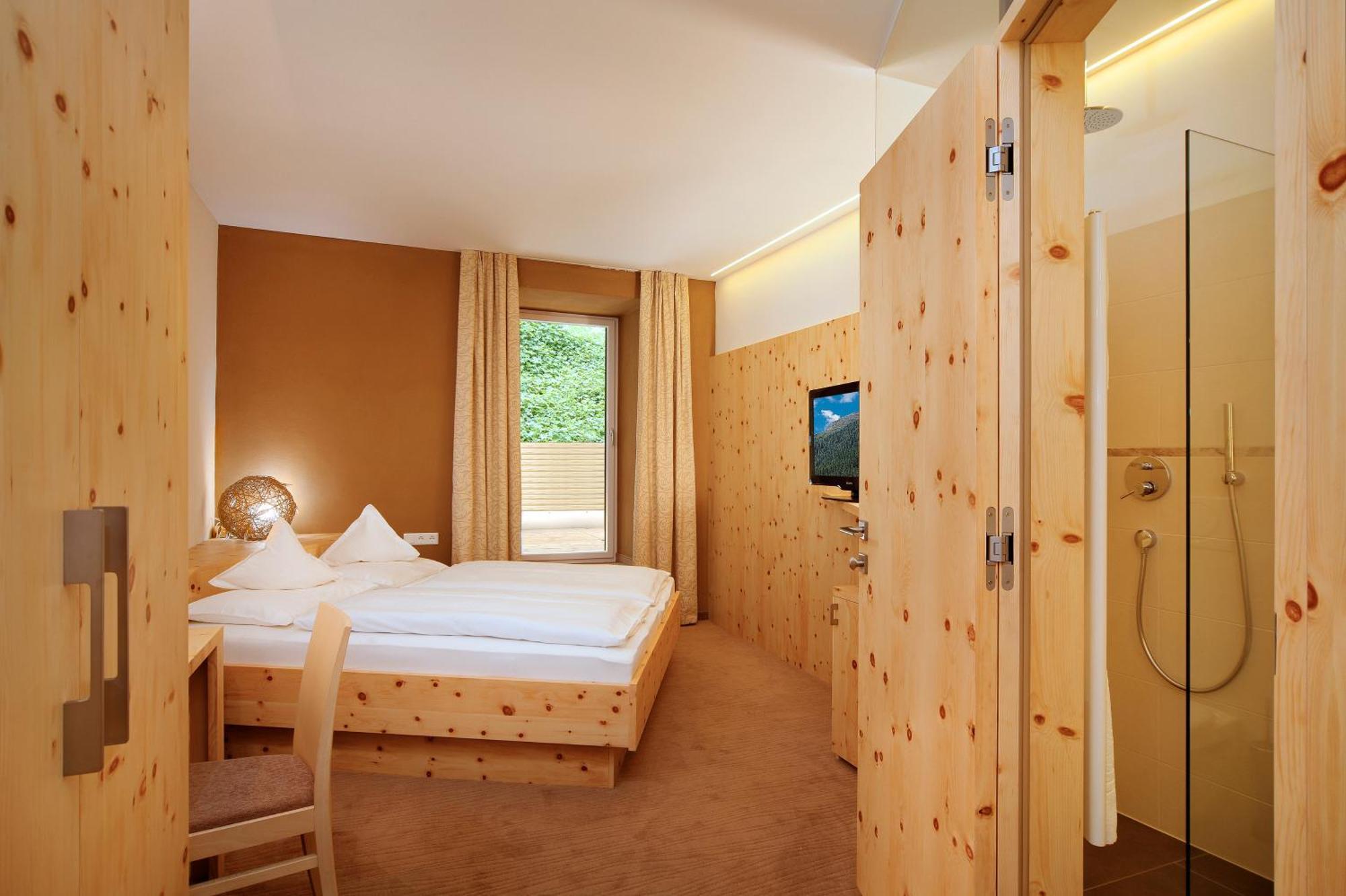 Madatsch Hotel 4*